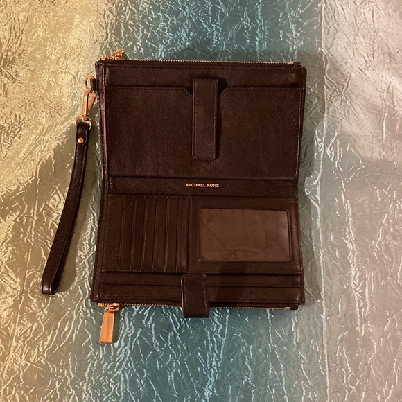 Michael Kors Adele Rose studded Leather Smartphone Wallet Black - Picture 5 of 12